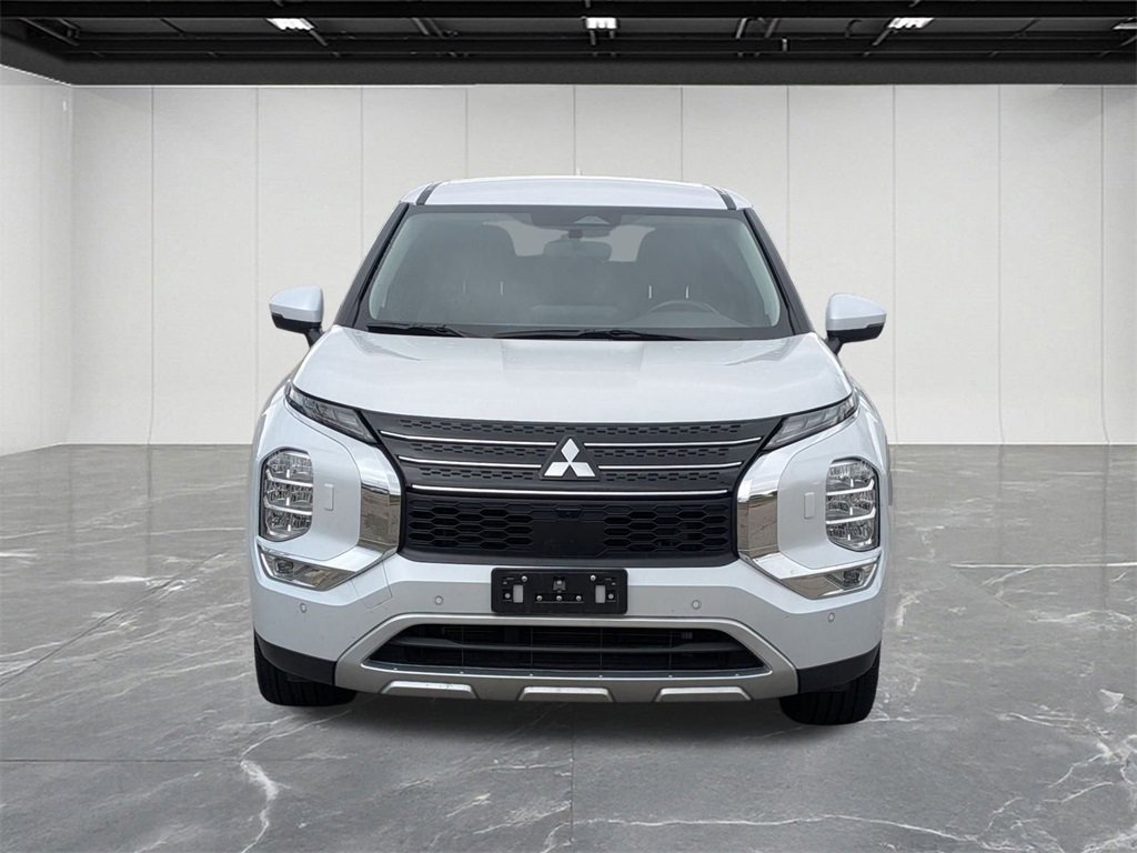 Used 2024 Mitsubishi Outlander SE image 8