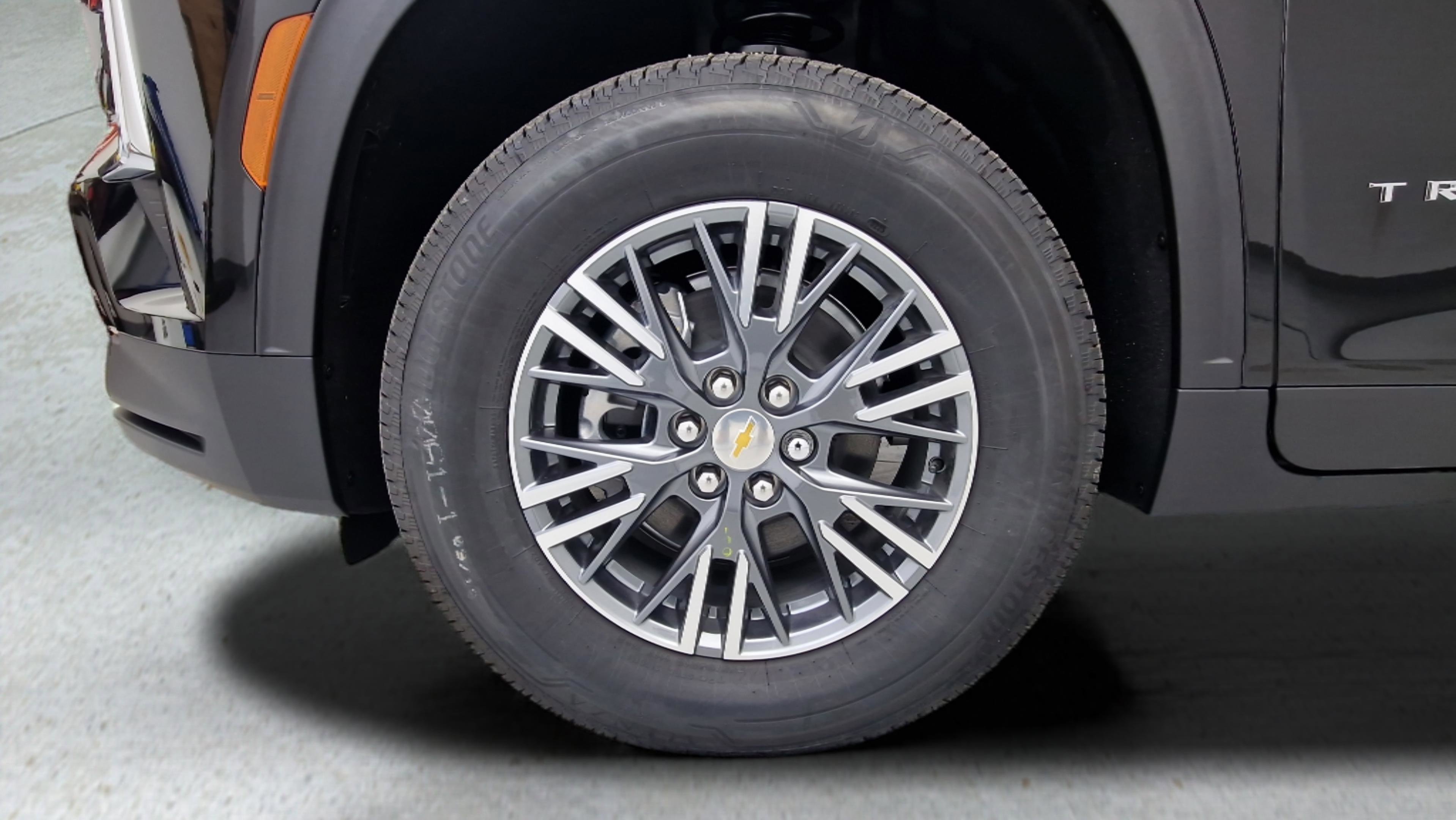 New 2026 Chevrolet Traverse LT w/ LPO, Floor Liner Package image 35