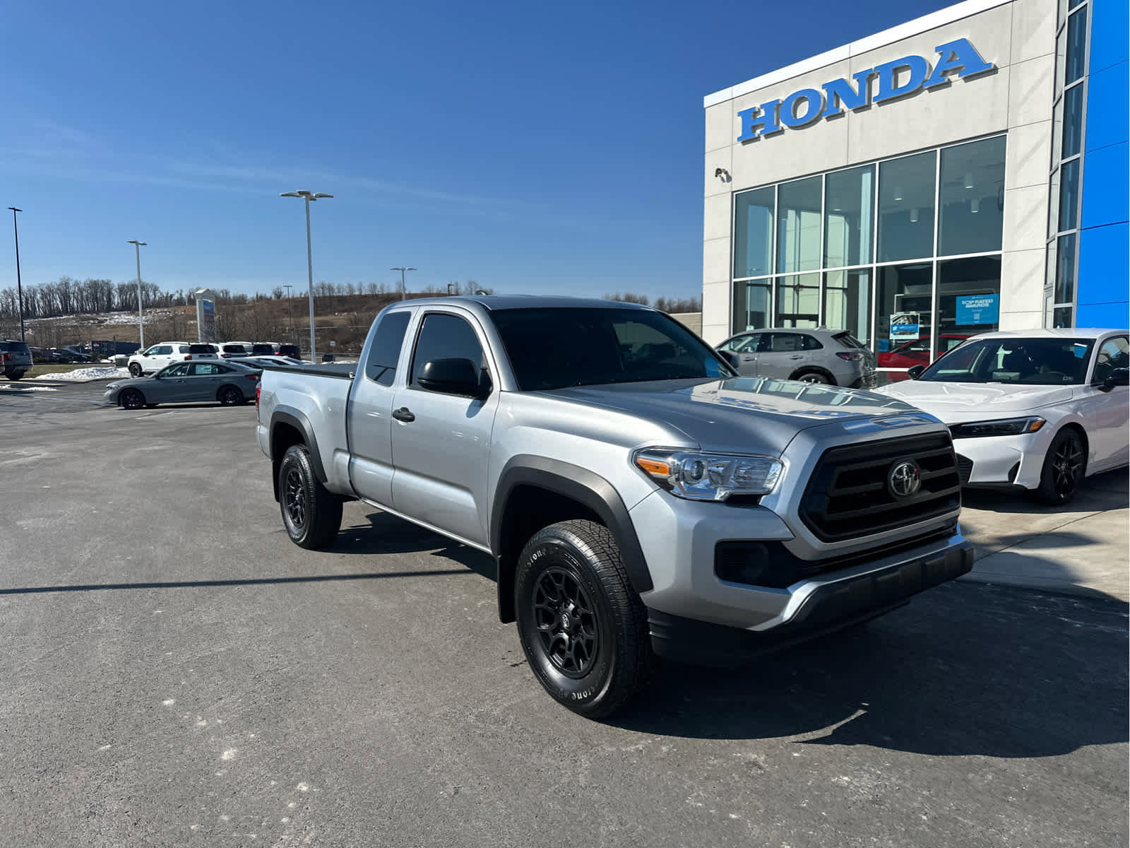 Used 2022 Toyota Tacoma SR image 2