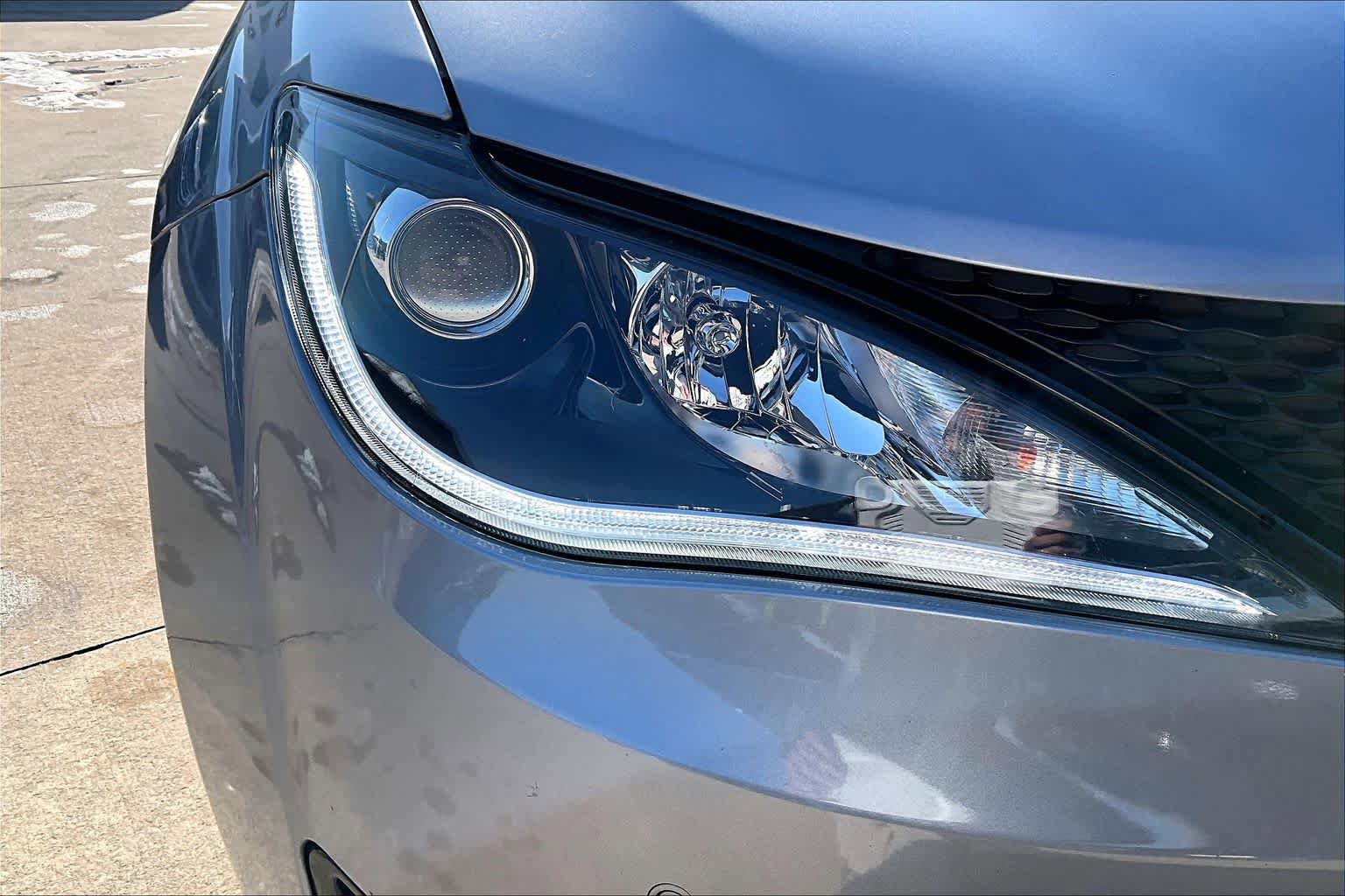Used 2020 Chrysler Pacifica Limited w/ Advanced Safetytec Group image 24