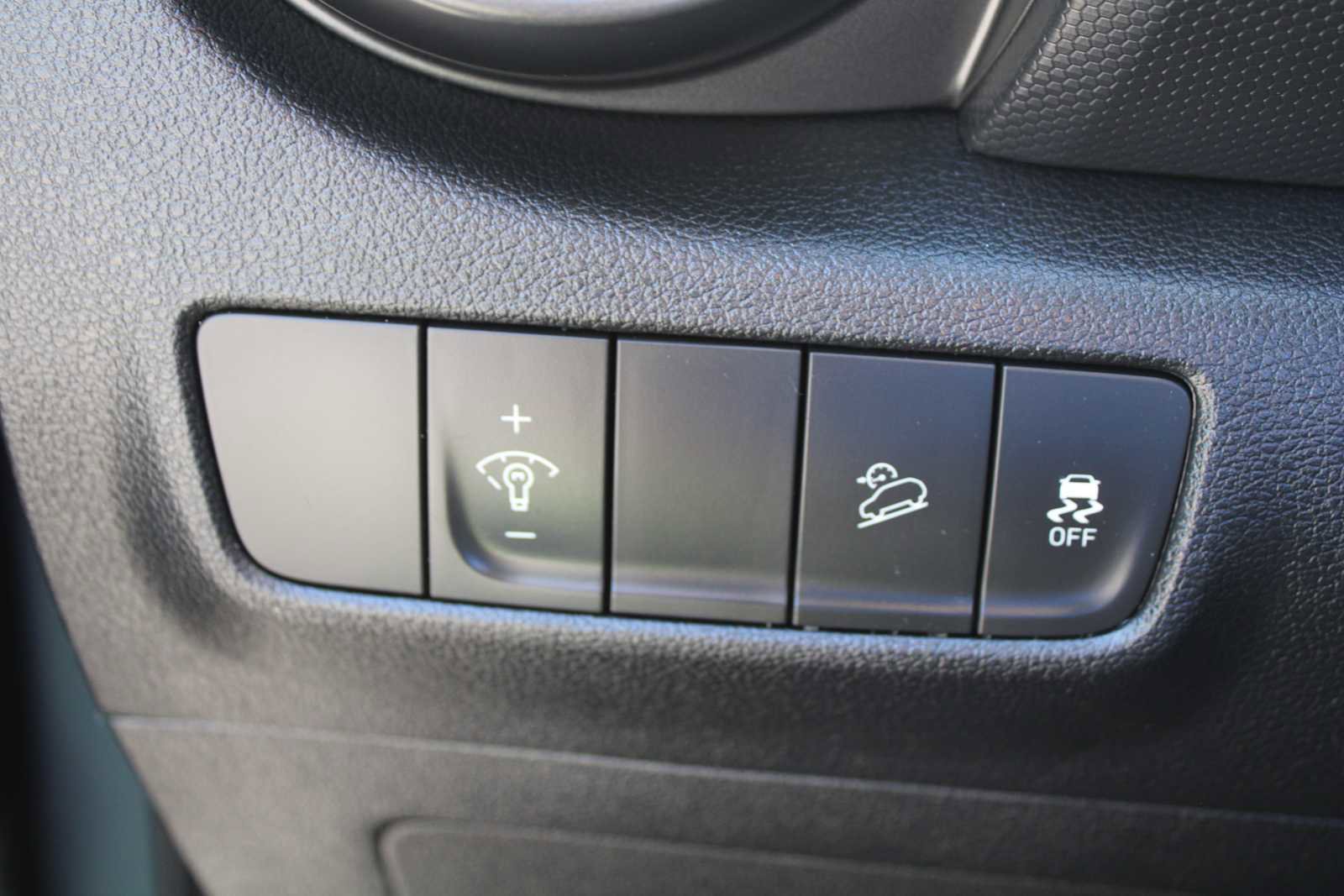 Used 2022 Hyundai Kona SEL image 23