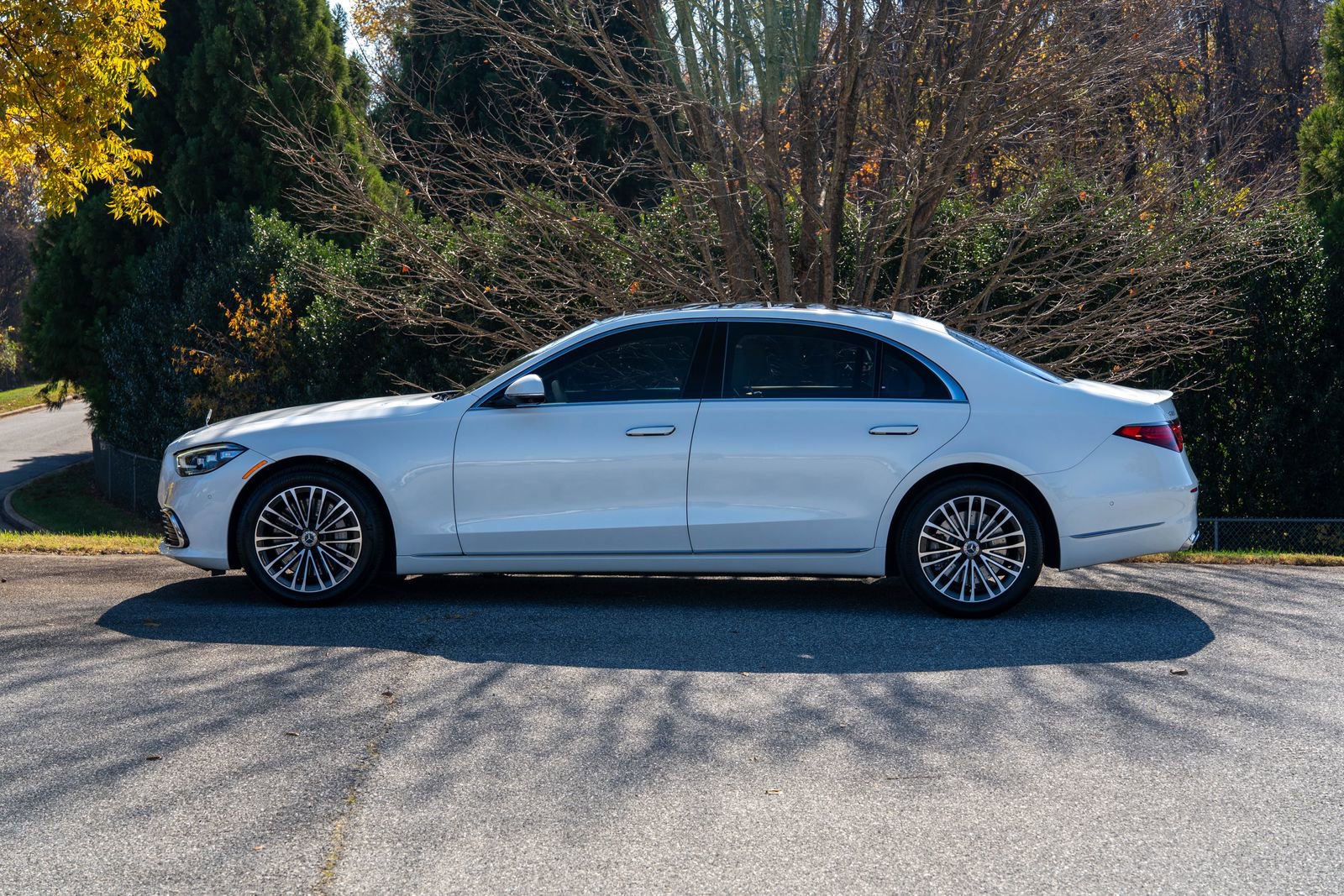 Used 2022 Mercedes-Benz S 580 4MATIC Sedan image 3