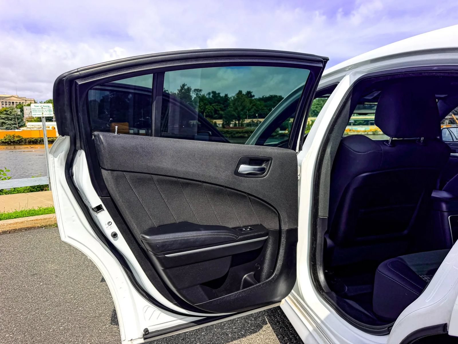 Used 2019 Dodge Charger R/T RWD image 15