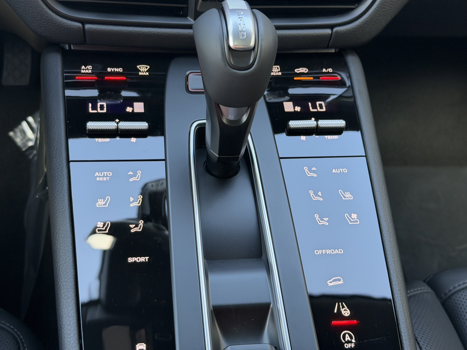 New 2026 Porsche Macan AWD/4WD image 29