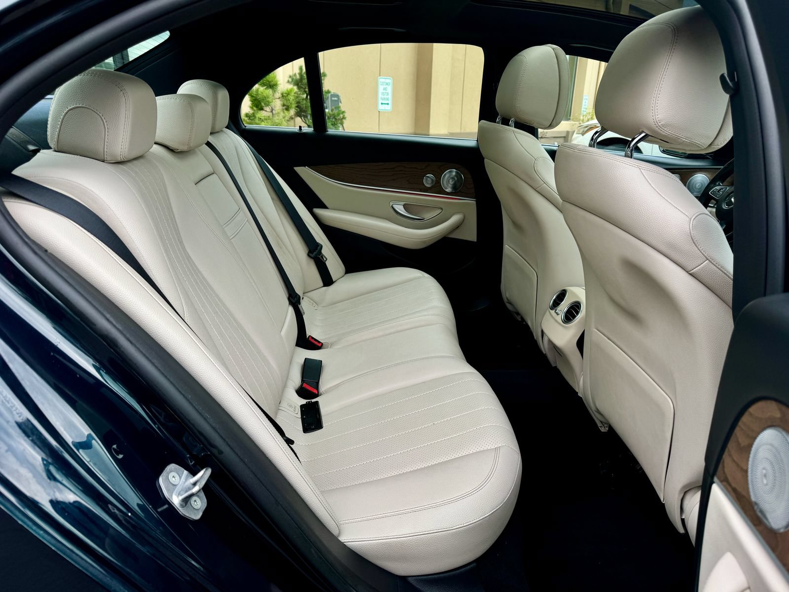 Used 2017 Mercedes-Benz E 300 image 17