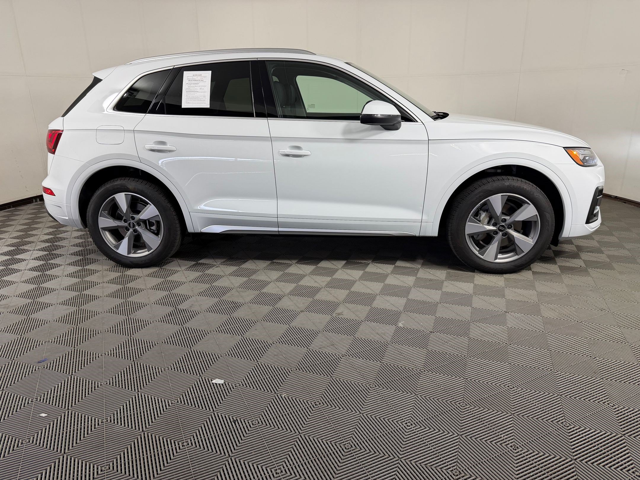 Certified 2023 Audi Q5 2.0T Premium Plus w/ Premium Plus Package AWD/4WD image 8