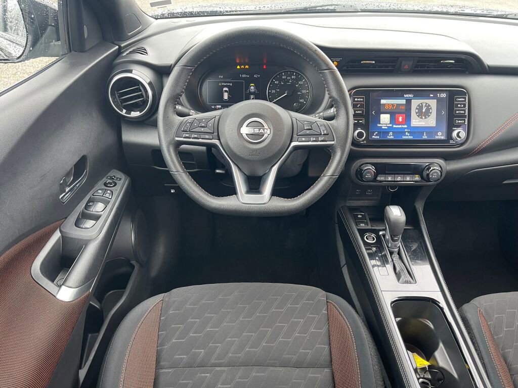 Used 2024 Nissan Kicks SR image 2