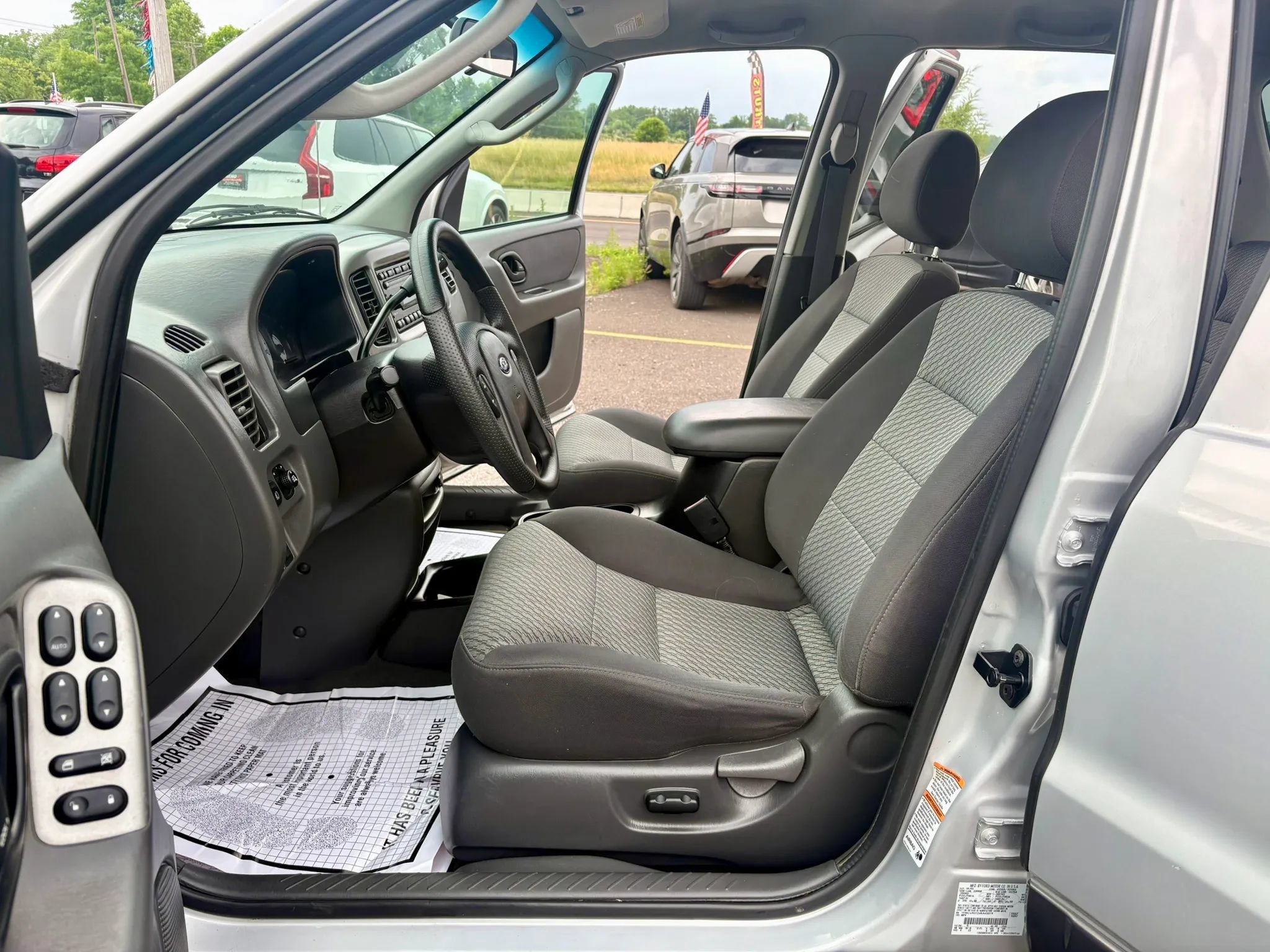 Used 2004 Ford Escape XLT AWD/4WD image 16