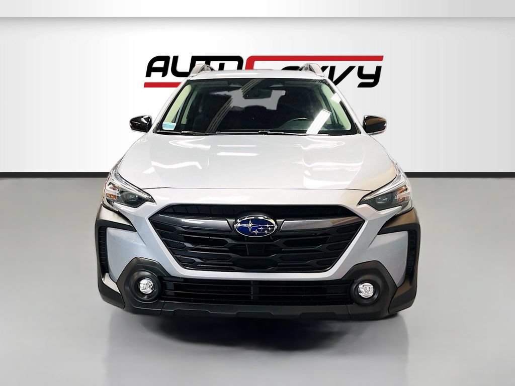 Used 2025 Subaru Outback Premium AWD/4WD image 2