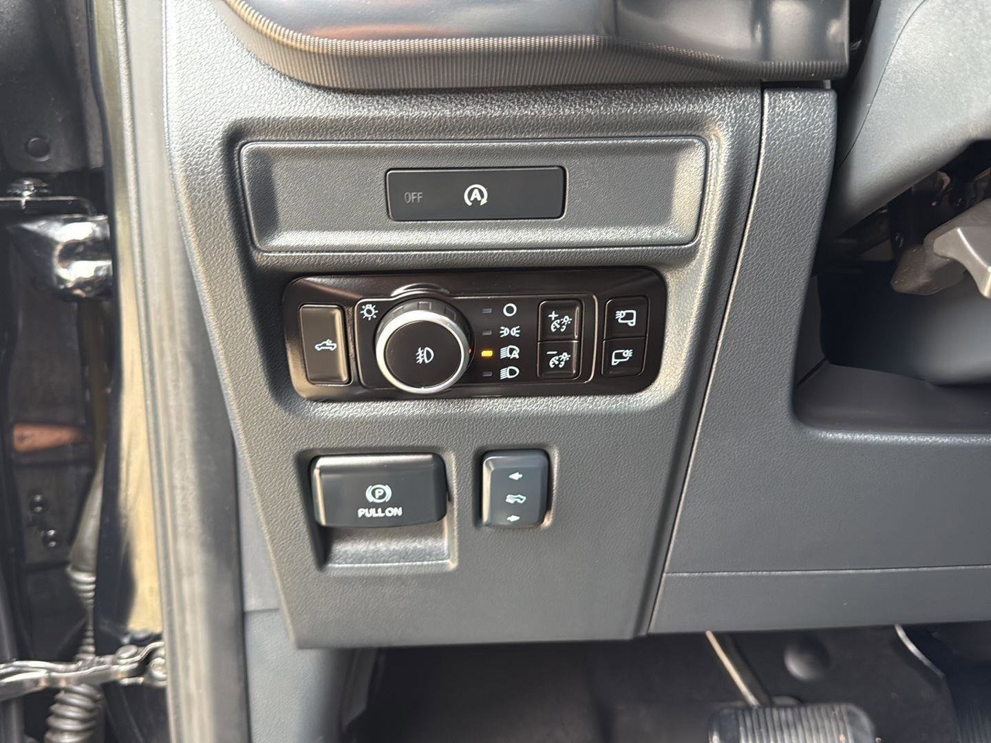 Used 2025 Ford F150 Lariat w/ Equipment Group 502A High image 15