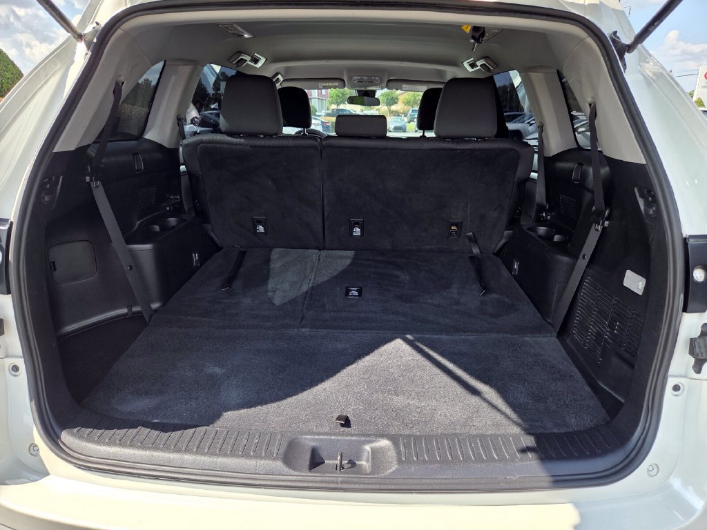 Used 2018 Toyota Highlander LE FWD image 10