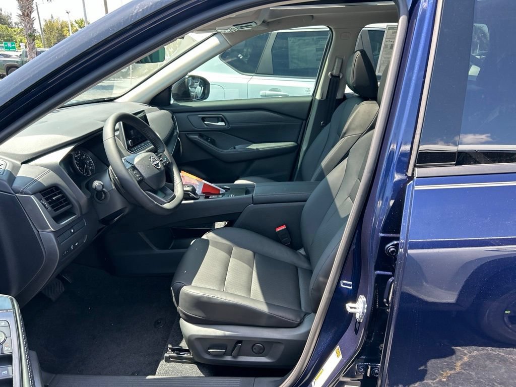 New 2026 Nissan Rogue Dark Armor FWD image 15