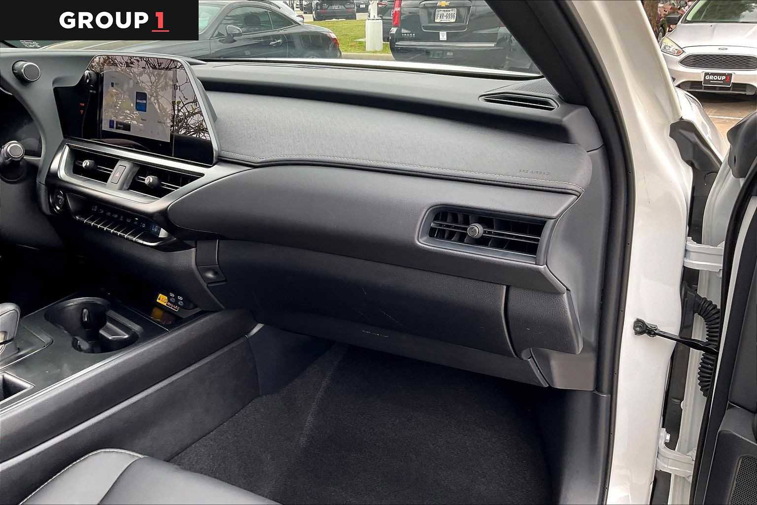 Certified 2025 Lexus UX 300h FWD image 15