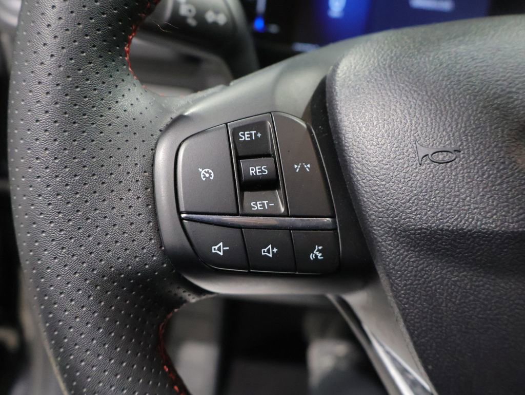 Used 2025 Ford Escape ST-Line image 32