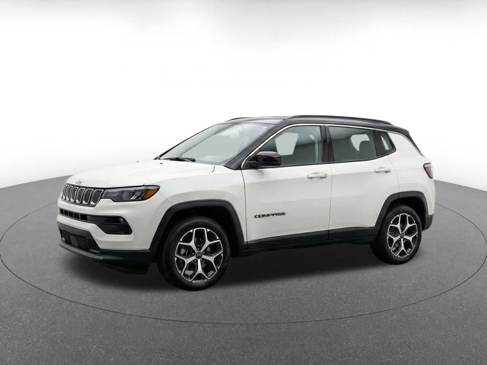 Used 2025 Jeep Compass Limited AWD/4WD image 3
