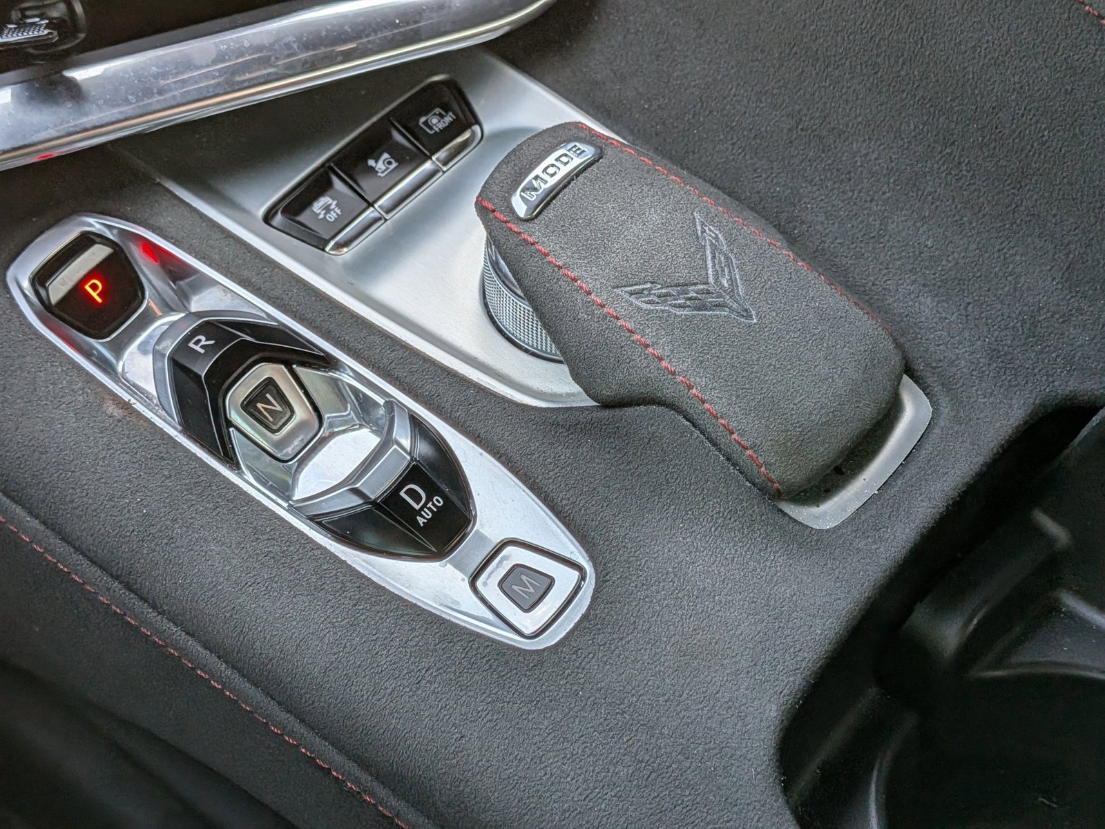 Used 2020 Chevrolet Corvette Stingray Premium Cpe w/ 3LT Preferred Equipment Group image 8