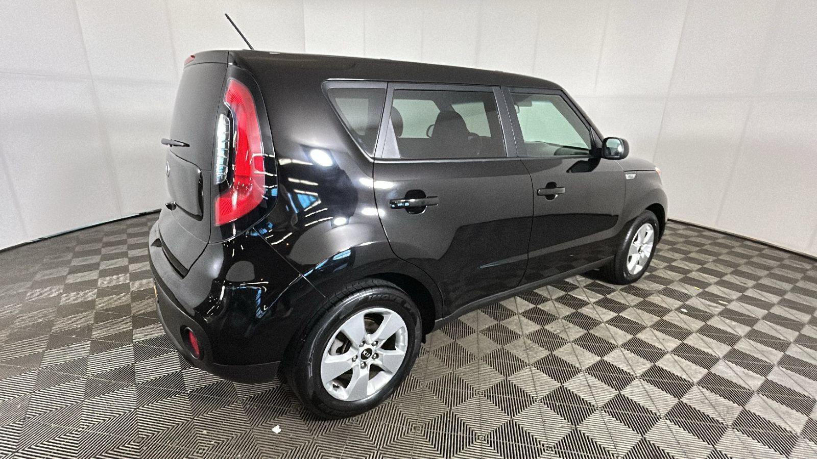 Used 2019 Kia Soul FWD image 3