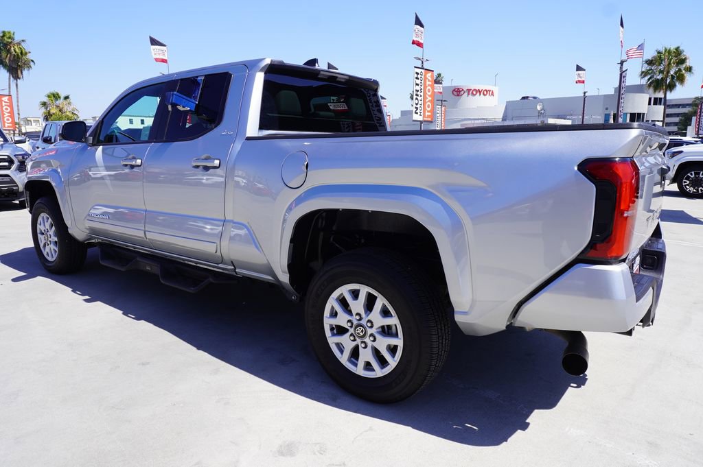 Certified 2025 Toyota Tacoma SR5 AWD/4WD image 5