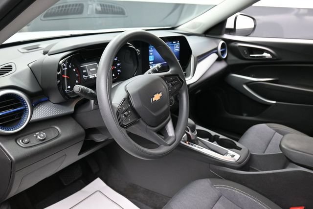 Used 2024 Chevrolet Trax LS w/ LS Convenience Package FWD image 14