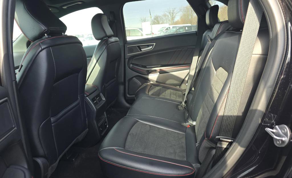 Used 2023 Ford Edge ST-Line image 10