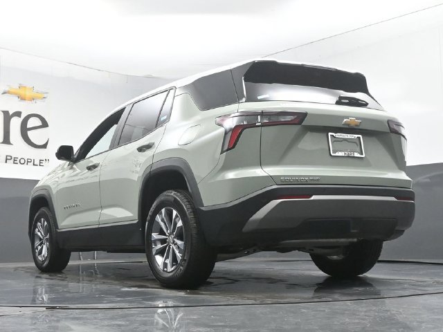 Used 2025 Chevrolet Equinox LT w/ Safety and Technology Package AWD/4WD image 5