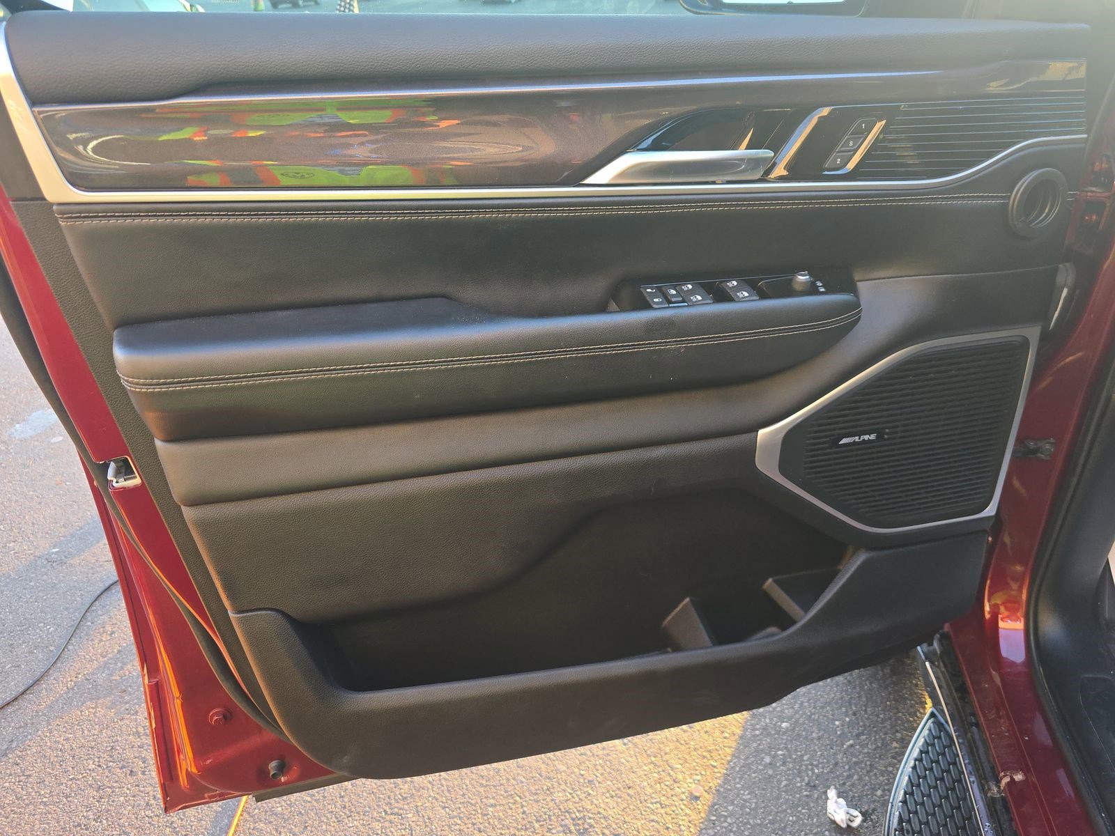 Used 2024 Jeep Wagoneer L image 50