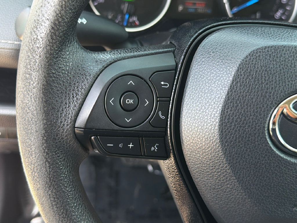 Used 2021 Toyota RAV4 LE AWD/4WD image 22