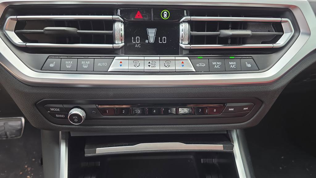 Used 2022 BMW 330e xDrive w/ M Sport Package image 19