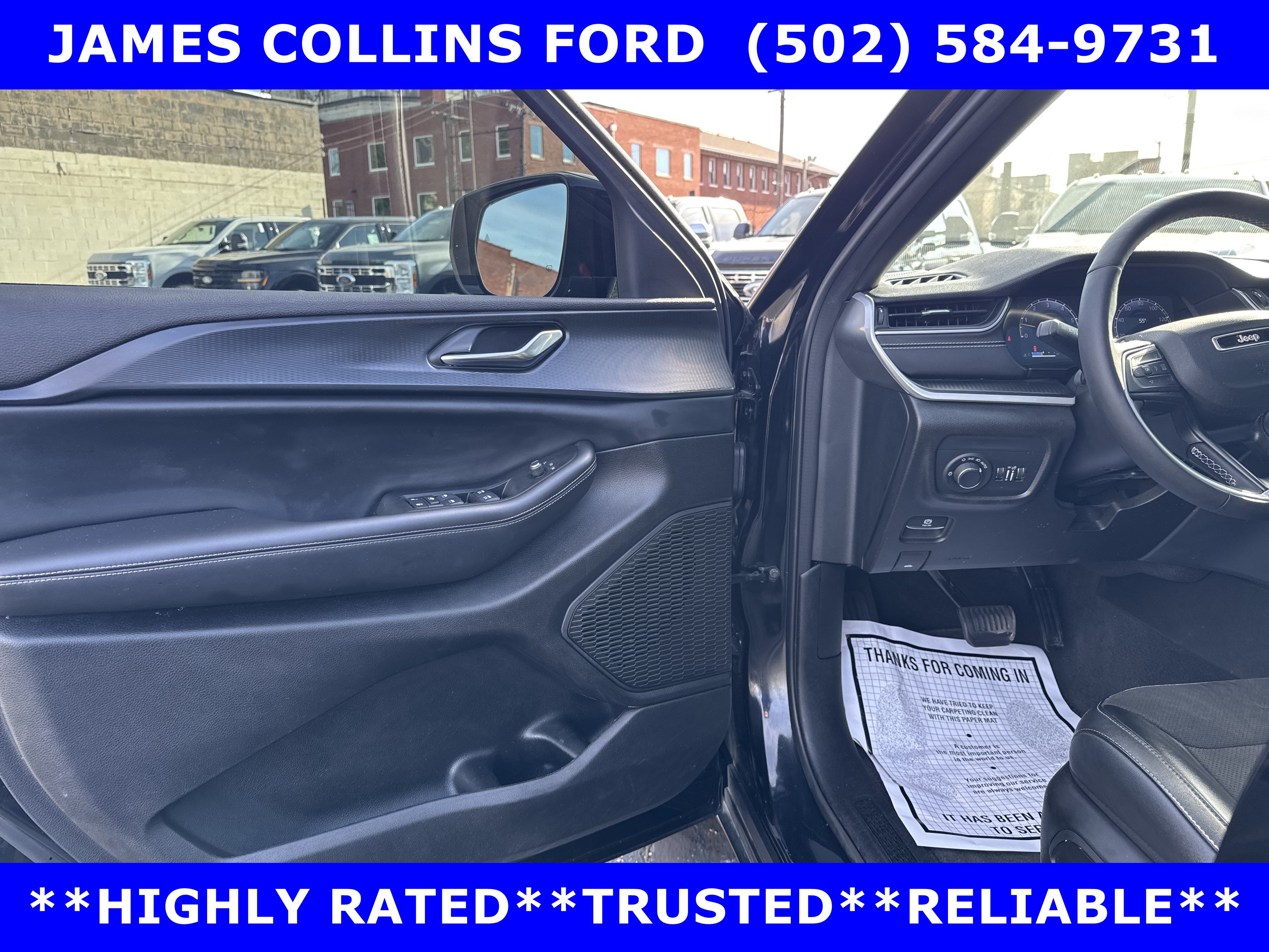 Used 2024 Jeep Grand Cherokee Altitude AWD/4WD image 9