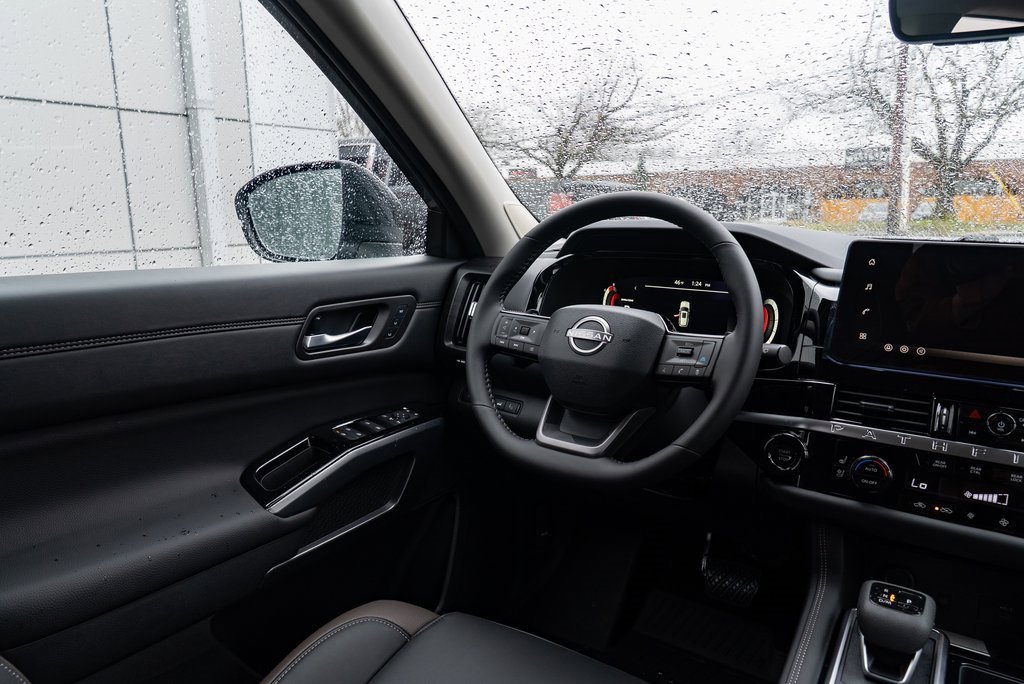 New 2026 Nissan Pathfinder Platinum image 12