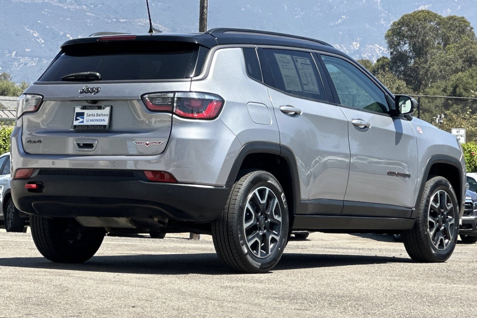 Used 2019 Jeep Compass Trailhawk w/ Leather Interior Group AWD/4WD image 4