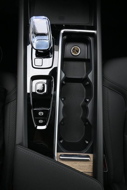 New 2027 Volvo XC60 B5 Core AWD/4WD image 12