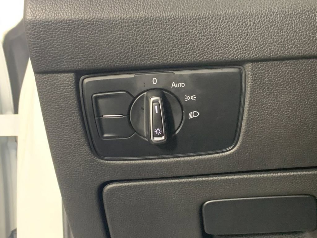 Used 2020 Volkswagen Arteon SE FWD image 17