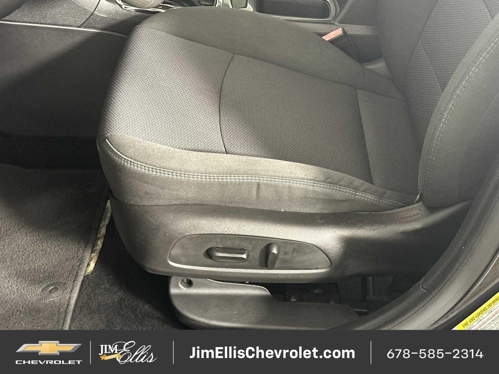 Used 2017 Chevrolet Cruze LT w/ Convenience Package FWD image 9