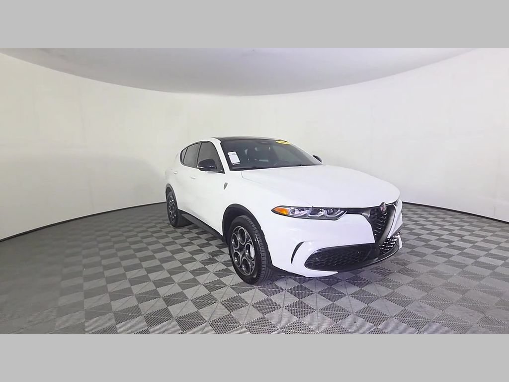 Used 2025 Alfa Romeo Tonale w/ Premium Package AWD/4WD image 52
