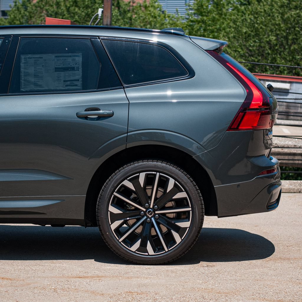 New 2026 Volvo XC60 T8 Ultra w/ Protection Package Premier AWD/4WD image 4
