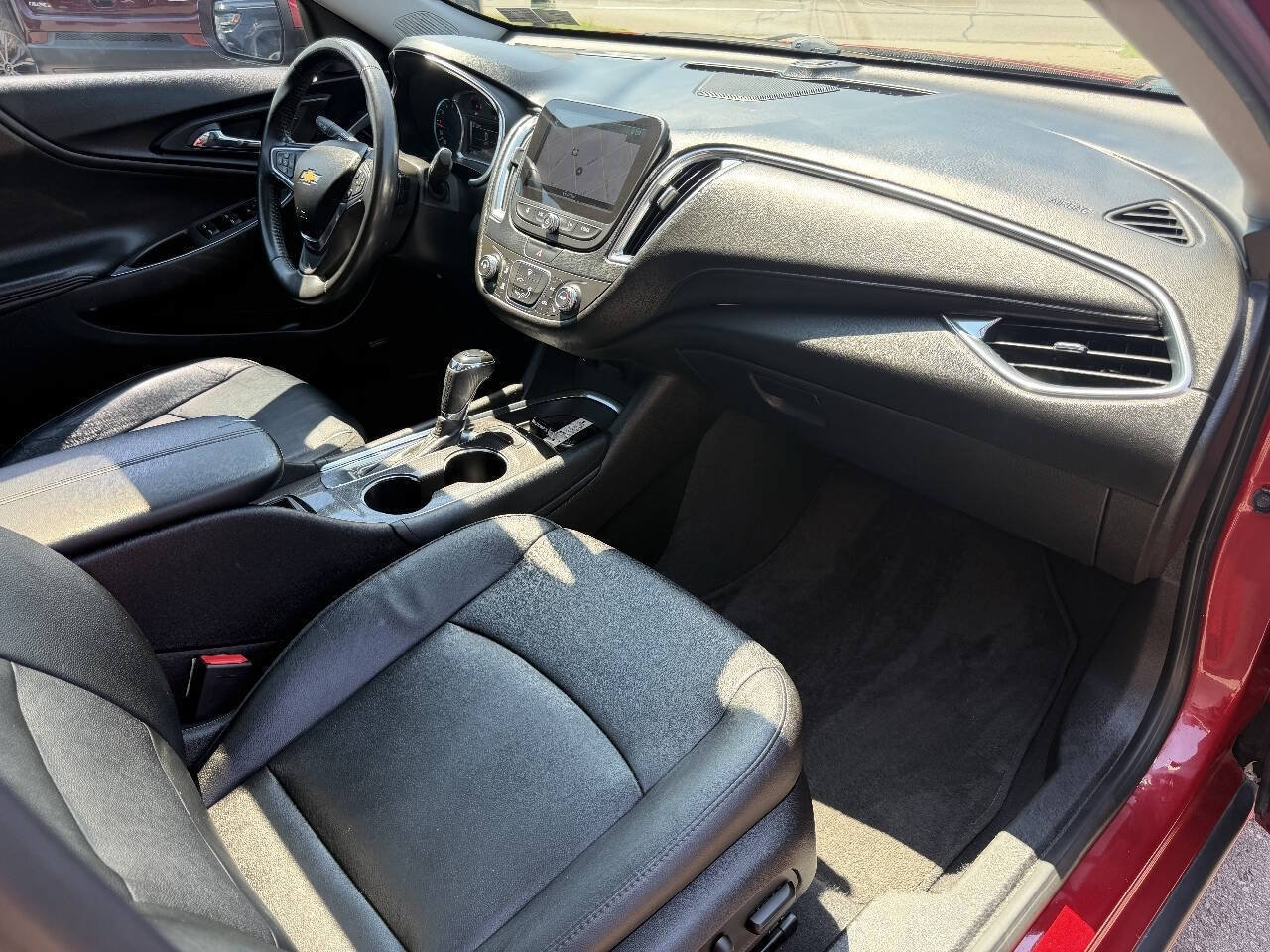 Used 2016 Chevrolet Malibu LT w/ Leather Package FWD image 8