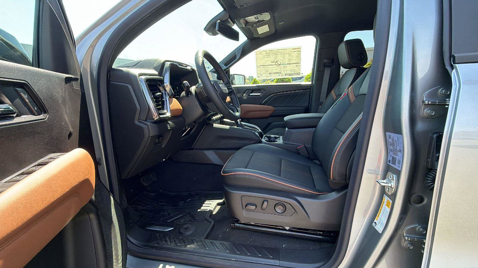 New 2026 GMC Canyon AT4 AWD/4WD image 16