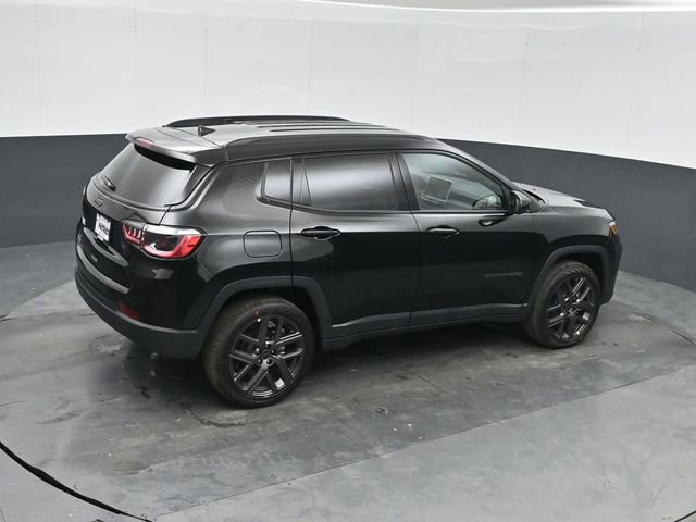 New 2026 Jeep Compass Latitude image 30