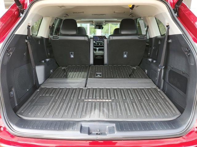 Used 2022 Toyota Highlander Limited AWD/4WD image 25