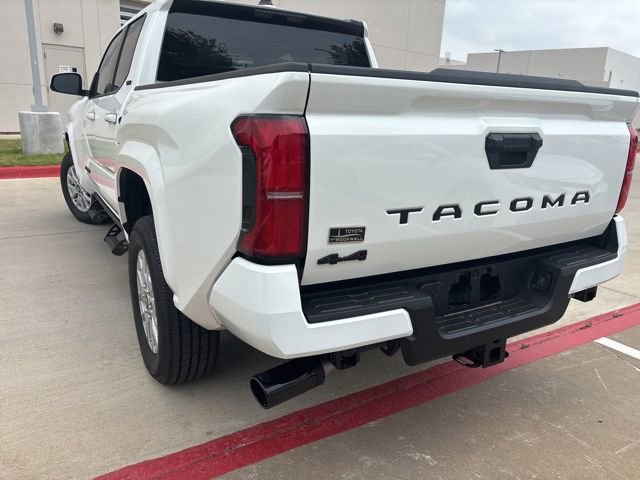 Certified 2026 Toyota Tacoma SR5 AWD/4WD image 4
