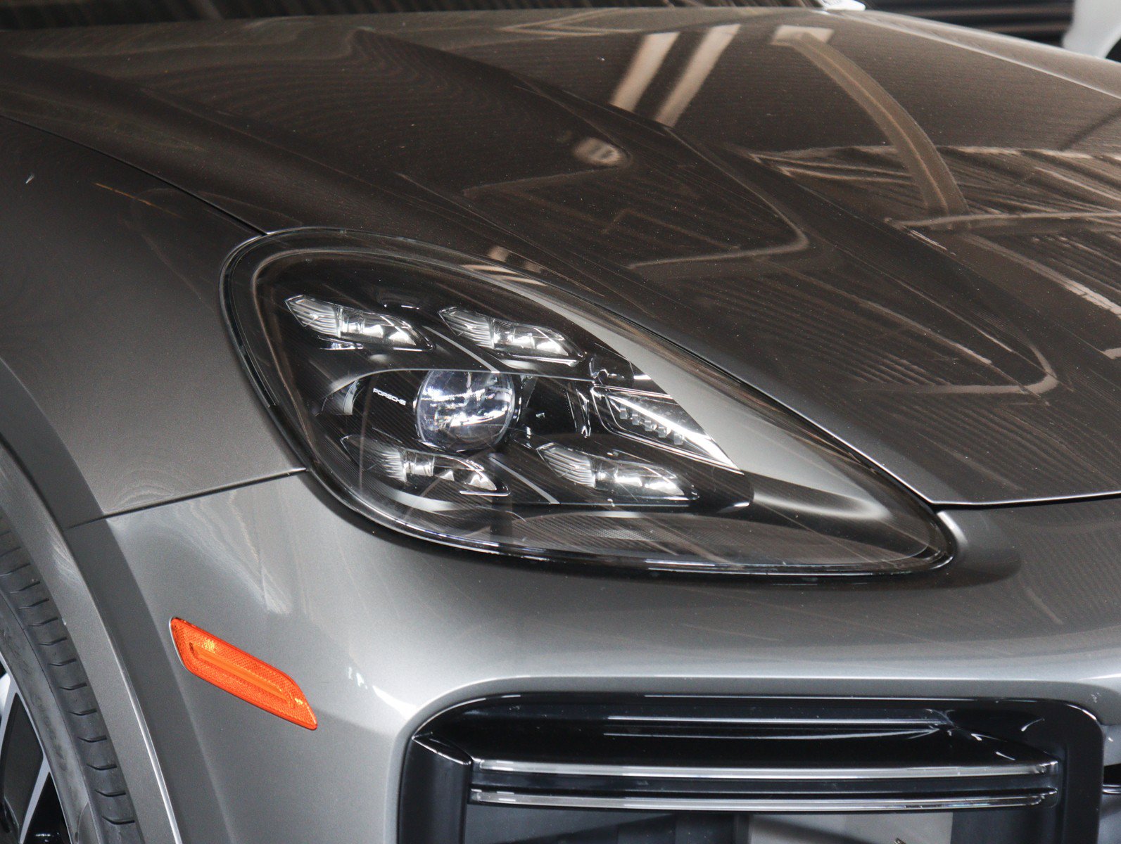 Certified 2023 Porsche Cayenne Turbo AWD/4WD image 27