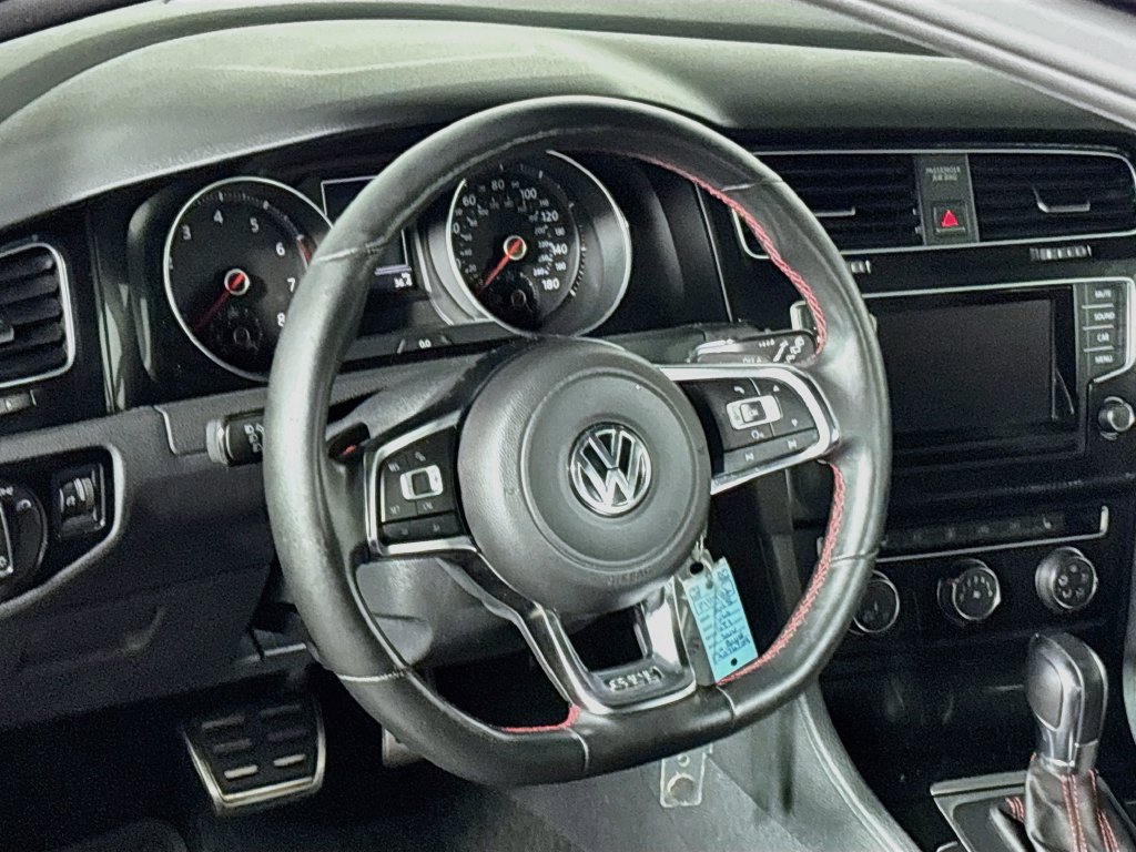 Used 2015 Volkswagen Golf 2-Door FWD image 13