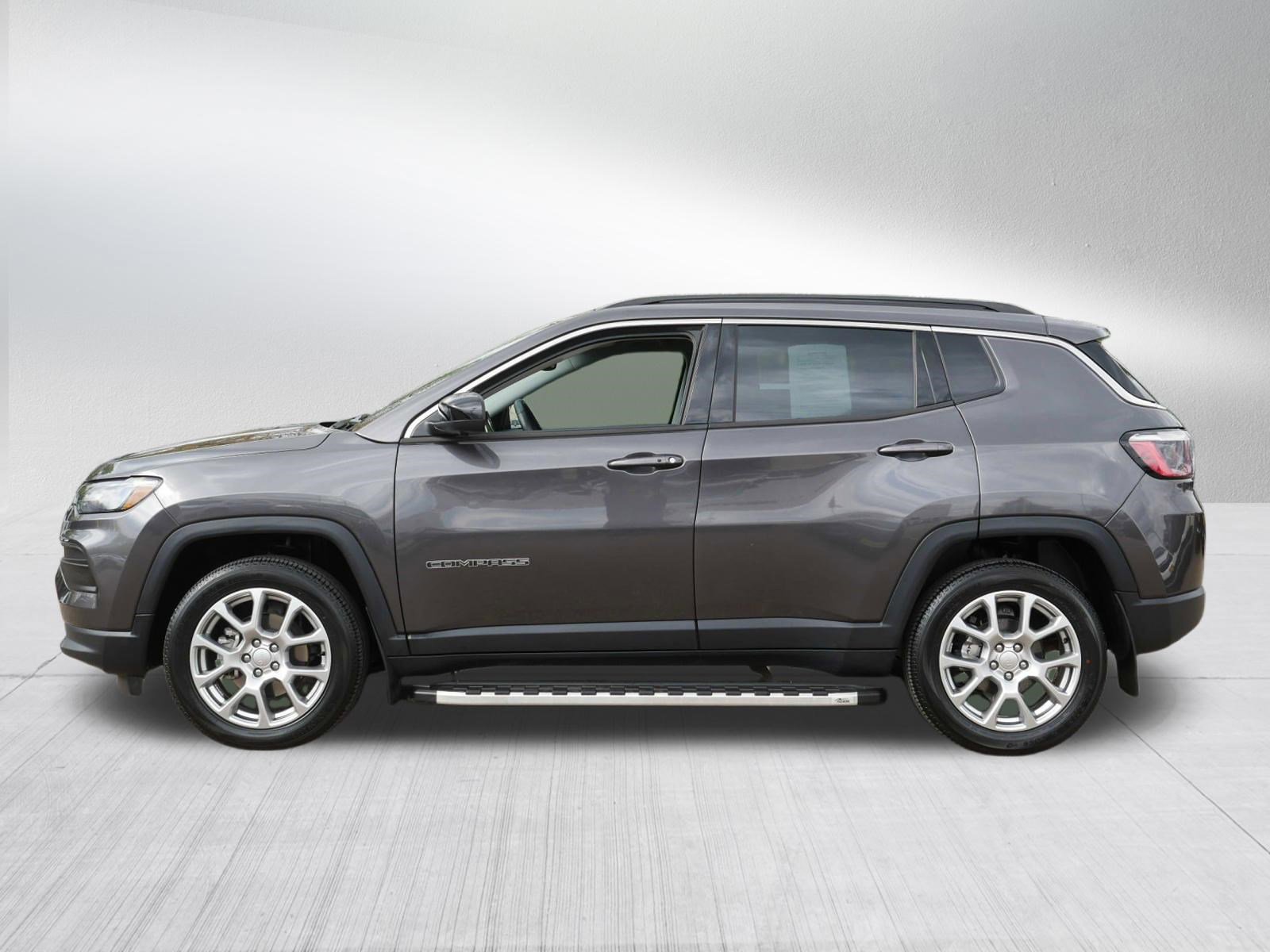 Used 2022 Jeep Compass Latitude AWD/4WD image 4