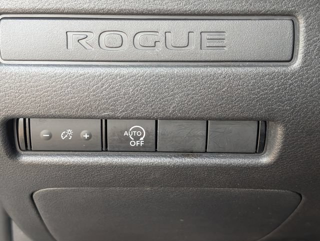 Used 2023 Nissan Rogue S FWD image 18