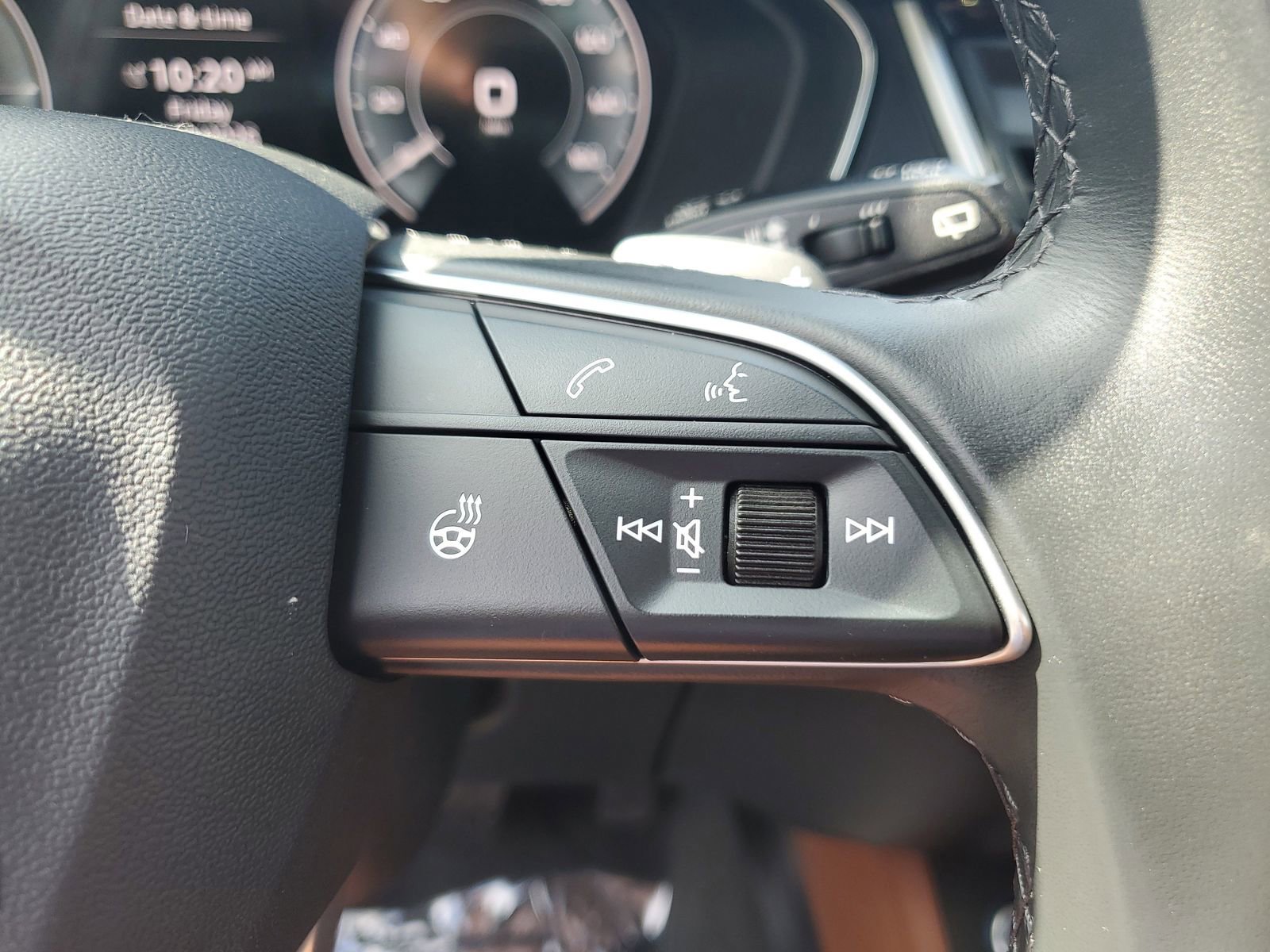Used 2025 Audi Q5 e Premium Plus w/ Premium Plus Package image 32