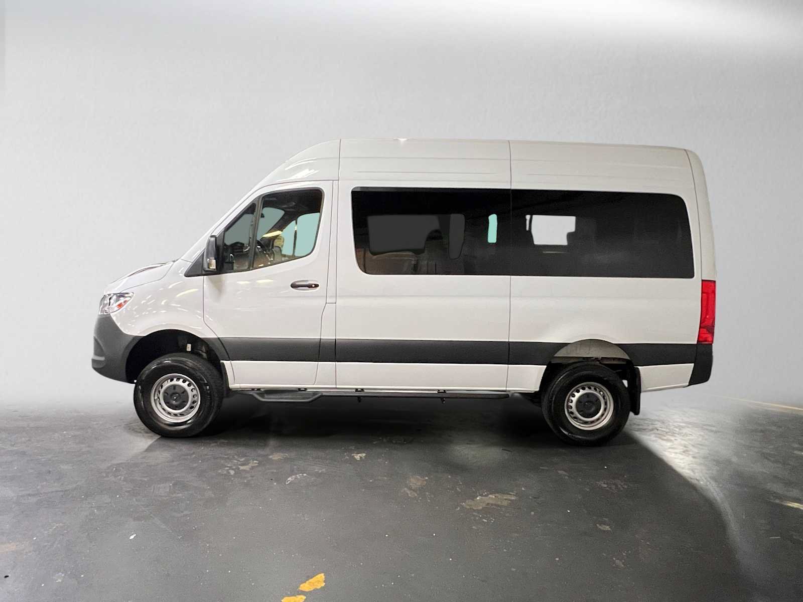 Used 2025 Mercedes-Benz Sprinter 2500 image 6