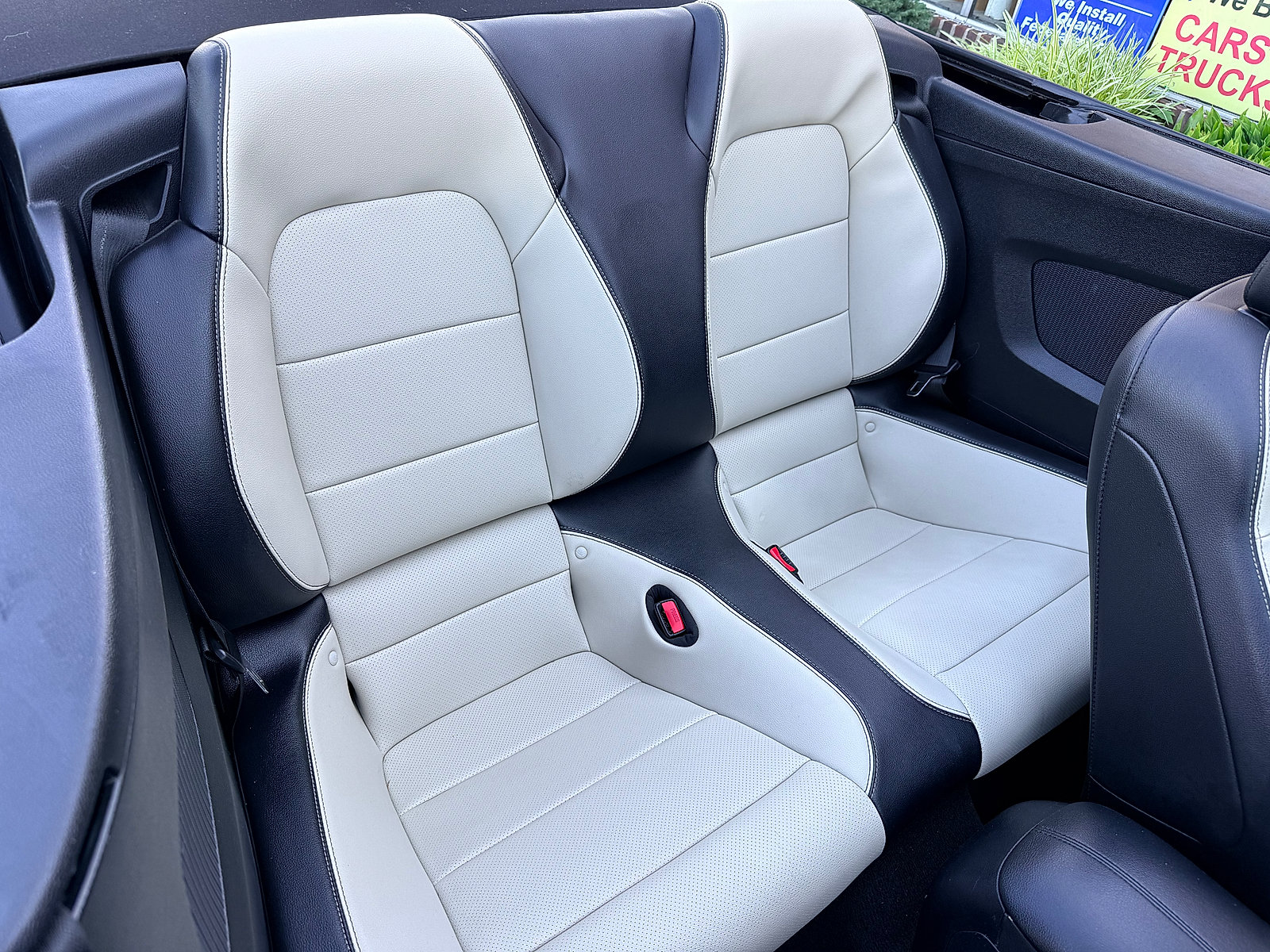 Used 2017 Ford Mustang Premium RWD image 18
