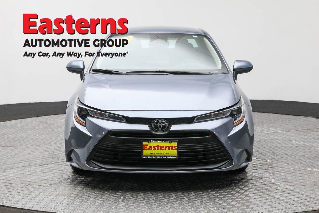 Used 2024 Toyota Corolla LE image 2