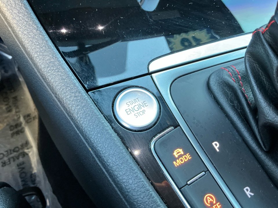 Used 2018 Volkswagen GTI SE w/ SE Leather Package image 22